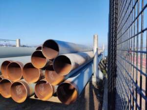 Cơn Lũ Thép Giá Rẻ Từ Trung Quốc: “Gọng Kìm” Siết Chặt Thị Trường Toàn Cầu