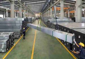 Sản Lượng Thép Trung Quốc Lao Dốc: Cú Trượt Dài Báo Hiệu Khủng Hoảng Bất Động Sản Chưa Có Hồi Kết?