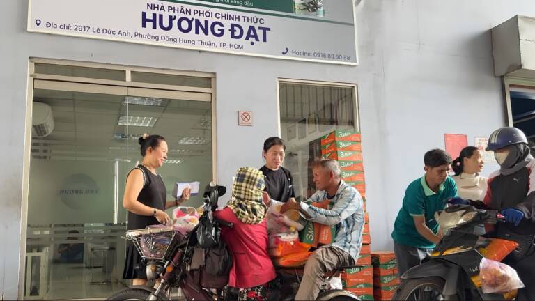 Thép Hương Đạt: Lan Tỏa Yêu Thương – Ấm Tình Bà Con